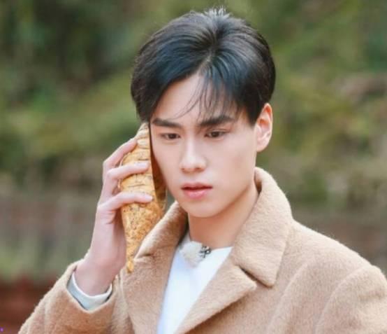 吃瓜娱乐圈李现和胡一天,娱乐圈吃瓜界的两大“瓜王”