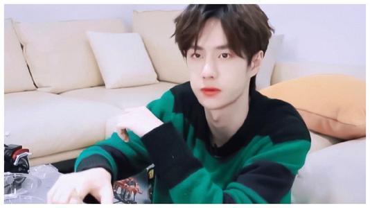 娱乐吃瓜王一博是谁啊,娱乐圈多面手，从偶像到演员的蜕变之路