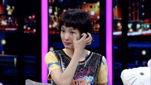娱乐吃瓜君知名主持人,不生孩子不买房，低调人生背后的坚守与爱情